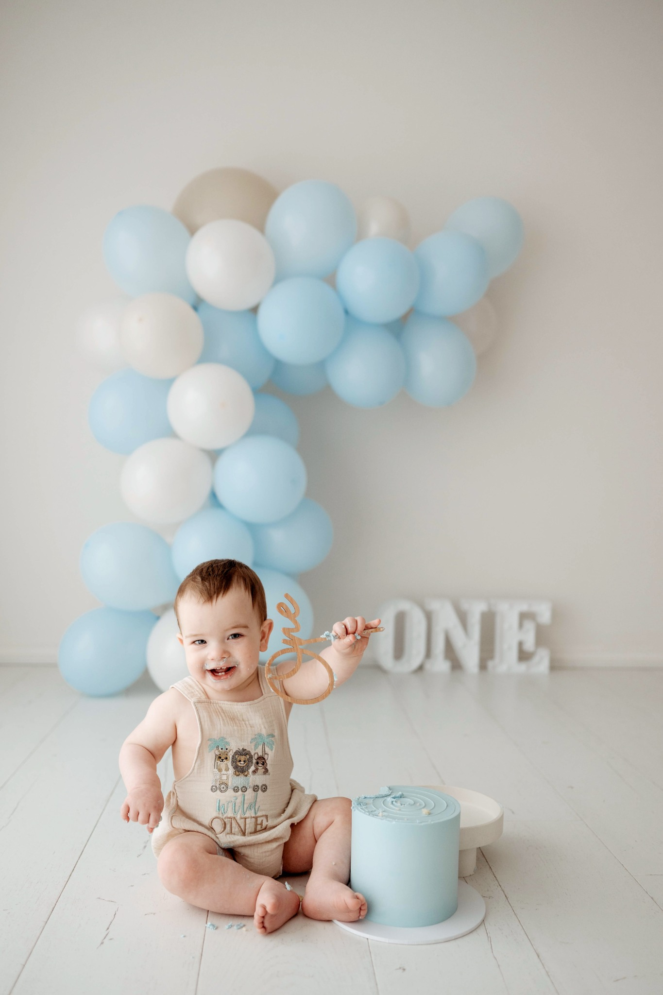 Cake smash photography by Kimmy M Photography